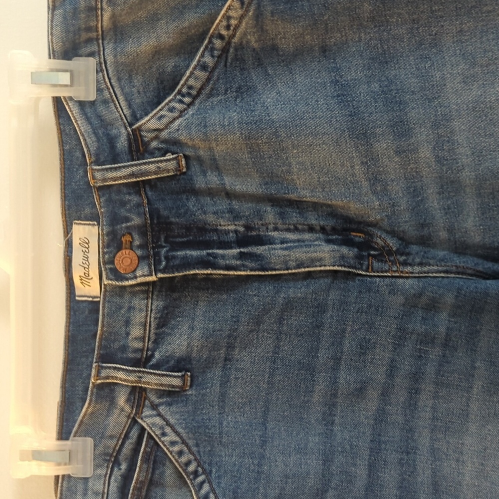 Wide Leg Crop Jeans w/ Distressed Hem - Picture 3 of 4